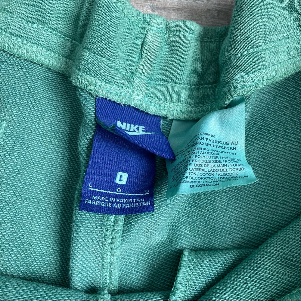 Nike Green Sweat Shorts - Picture 2 of 3